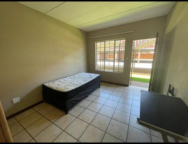 2 BEDROOM PROPERTY TO RENT IN DIE BULT